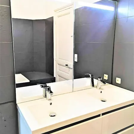 Greyhound - Grand Centre-ville Apartament *