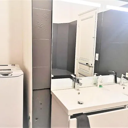 Greyhound - Grand Centre-ville Apartament *